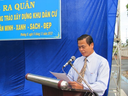Ông Trần Hữu Hậu, Chủ tịch UBND Thị xã phát biểu tại buổi lễ.
