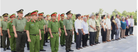 Dâng hương tưởng niệm anh hùng, liệt sĩ tại Ban An ninh tỉnh Tây Ninh